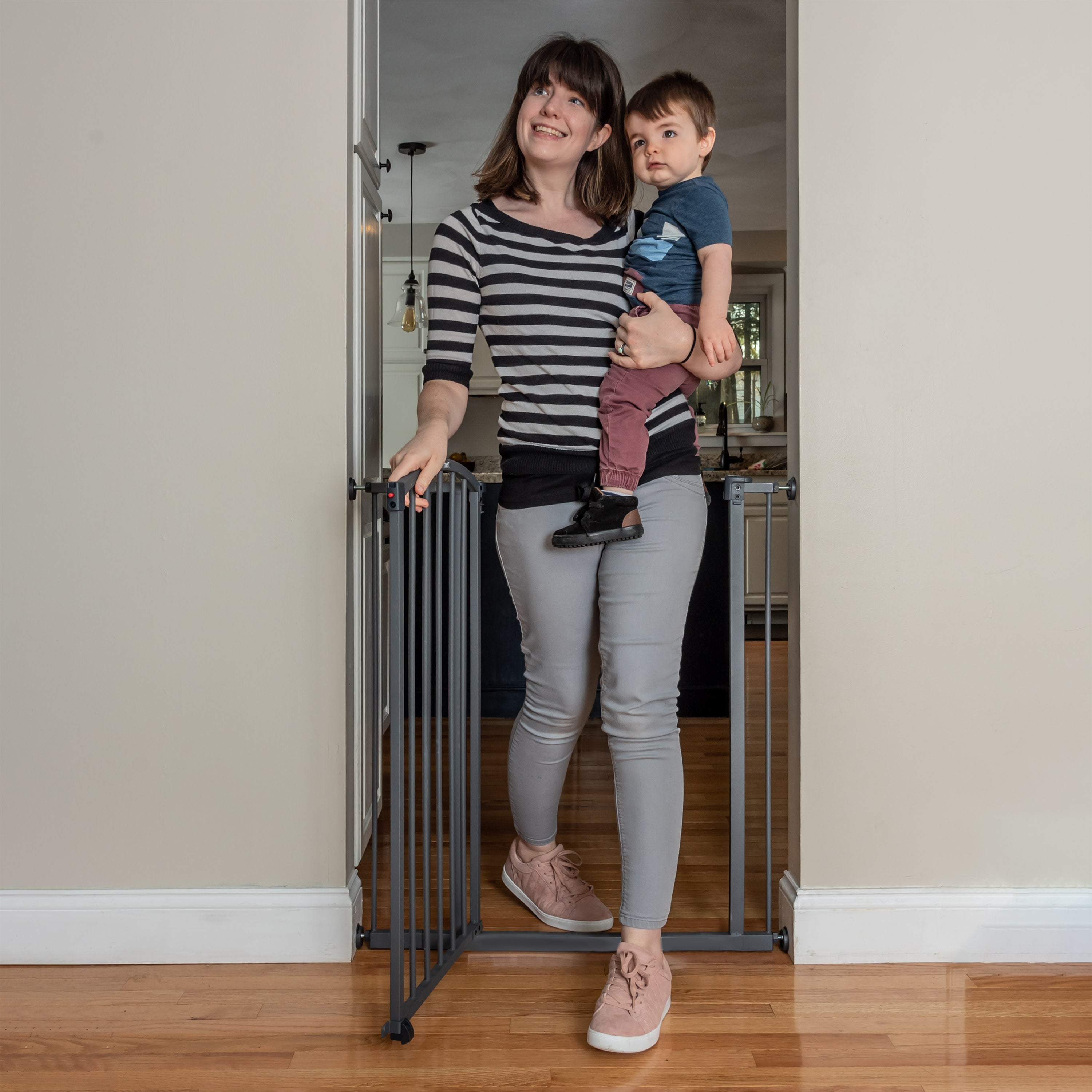 summer infant extra tall Extra Tall Decor Safety Gate, Openings 28-38.25" Wide, 26" Tall