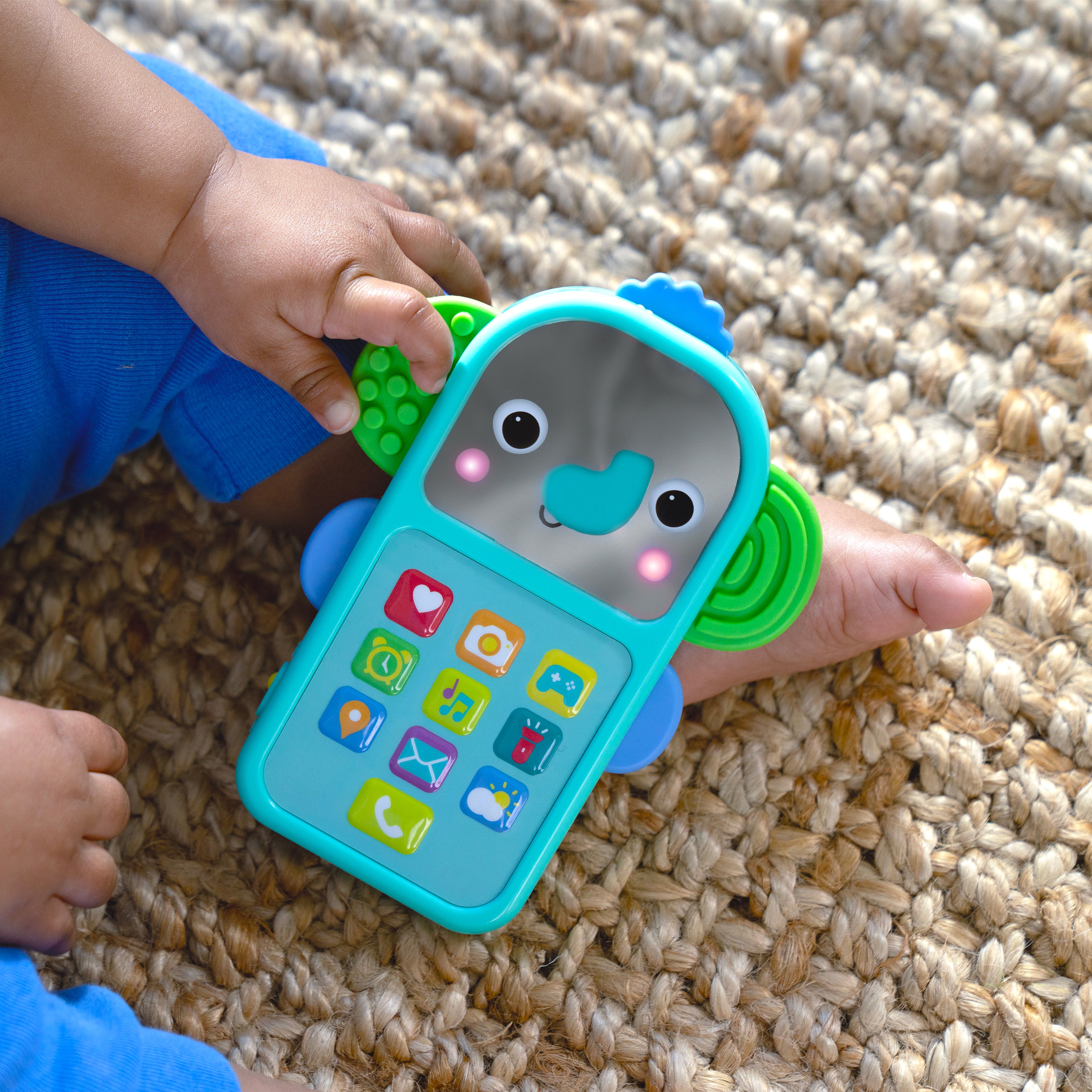 B.toys - Téléphone à Bascule interactif - Lot de 1 | Téléphone - jouet vert avec lumières, sons, chansons et message enregistrable, pour le jeu d'imitation, Lime, 18 mois et B.toys - Téléphone à Bascule interactif - Lot de 1 | Téléphone - jouet vert avec lumières, sons, chansons et message enregistrable, pour le jeu d'imitation, Lime, 18 mois et