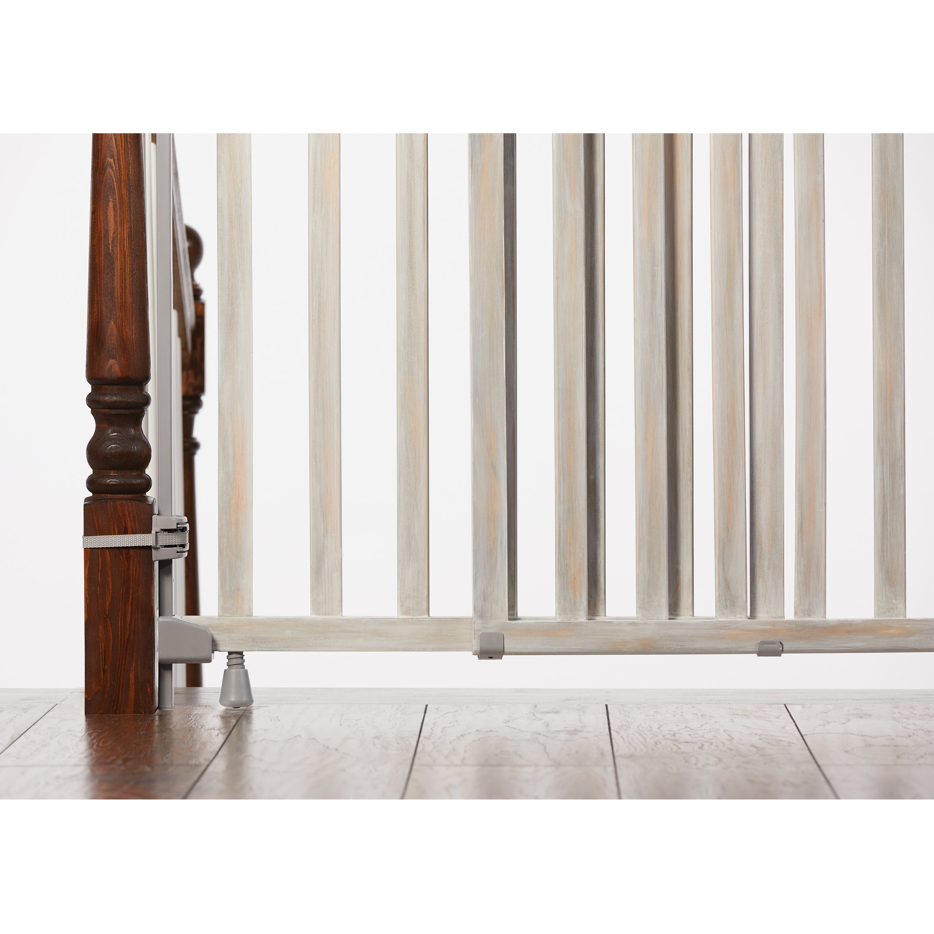 summer infant banister Wood Banister & Stair Pet and Baby Gate, Openings 33- 46 Wide – Kids2, LLC