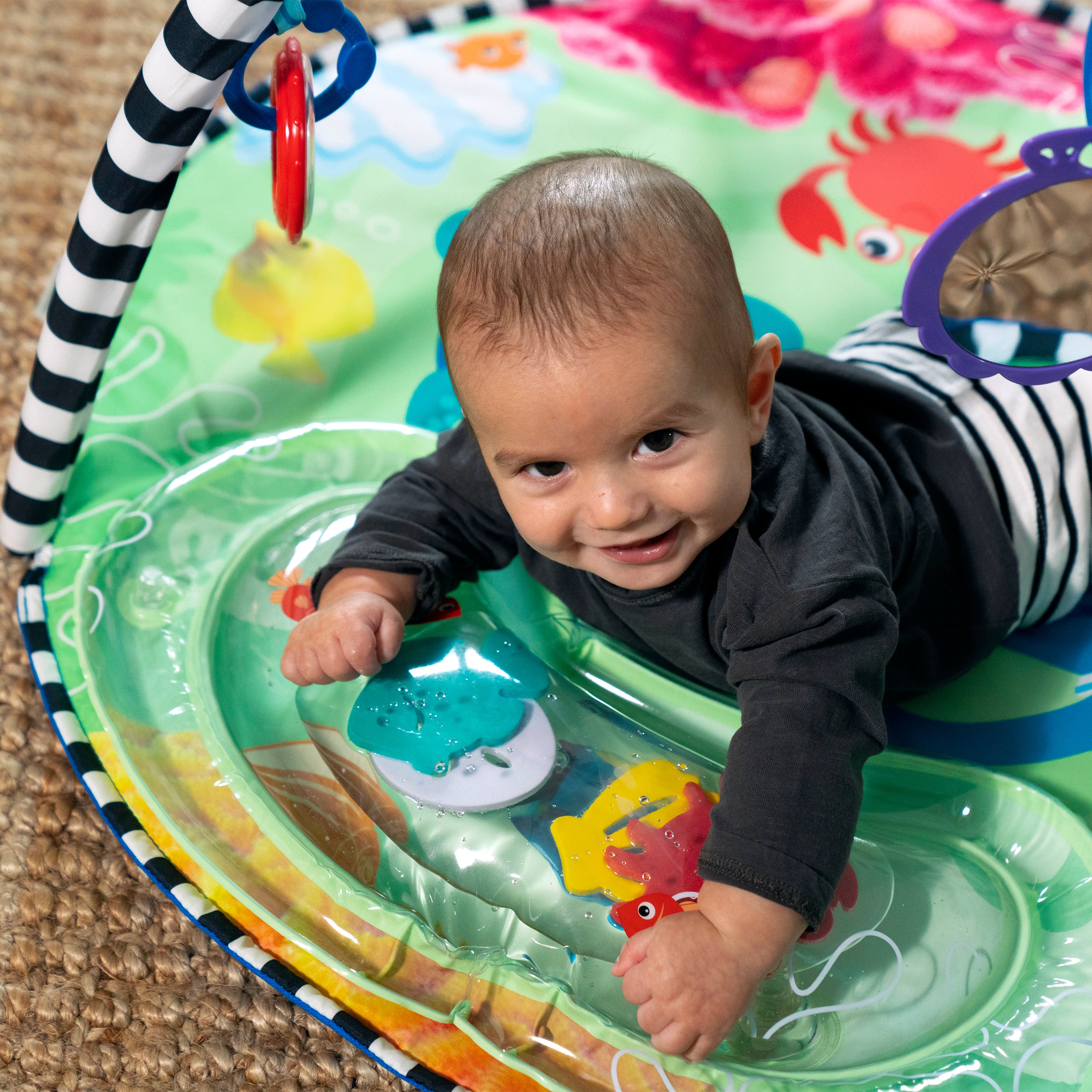 Baby Einstein, Sea of Support 2-in-1 zitpositie met afneembare plank en speelgoed Baby Einstein, Sea of Support 2-in-1 zitpositie met afneembare plank en speelgoed