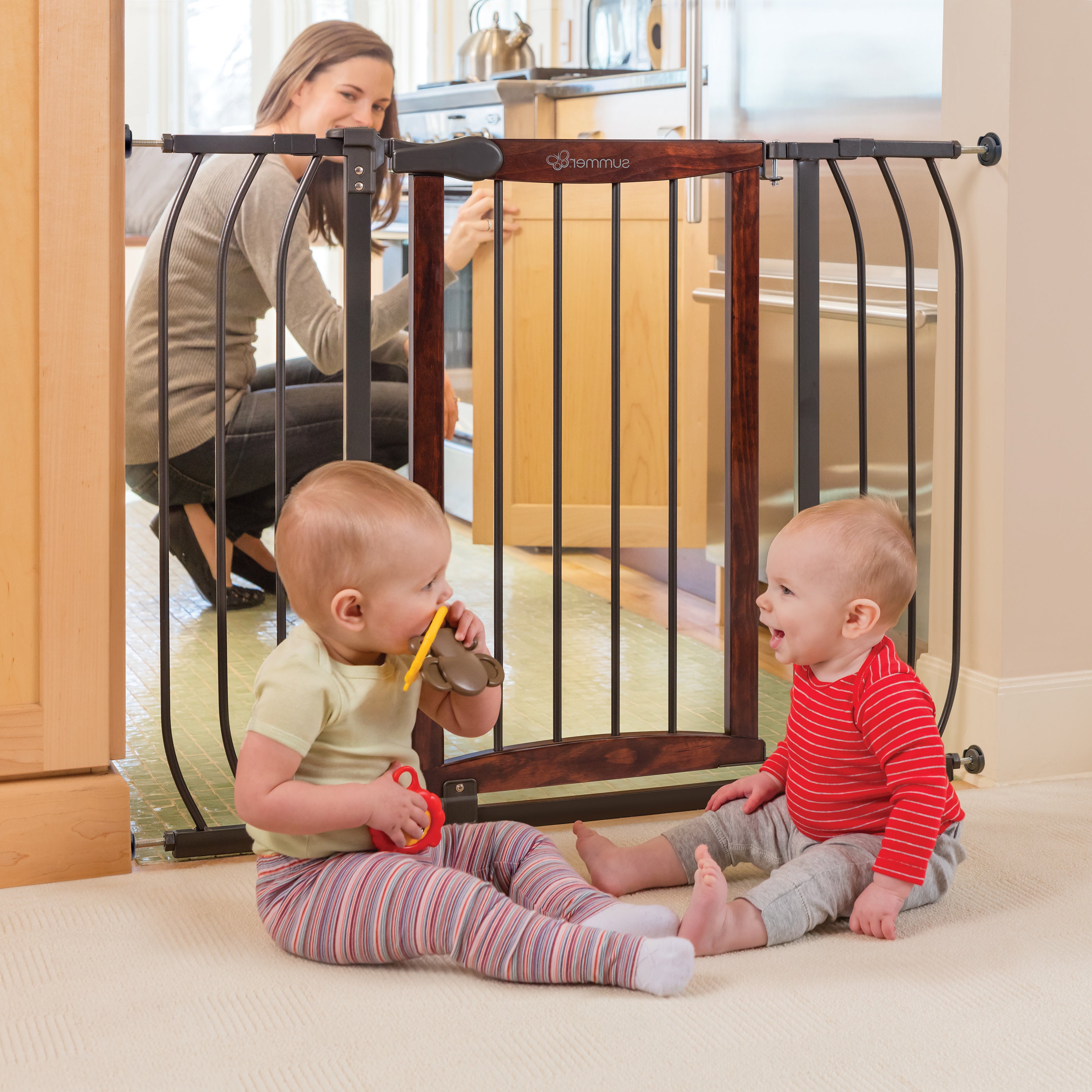 summer infant deluxe stairway gate instructions Anywhere Decorative Walk-Thru Pet and Baby Gate, Openings 28 42.5- Walnut/Charcoal – Kids2, LLC